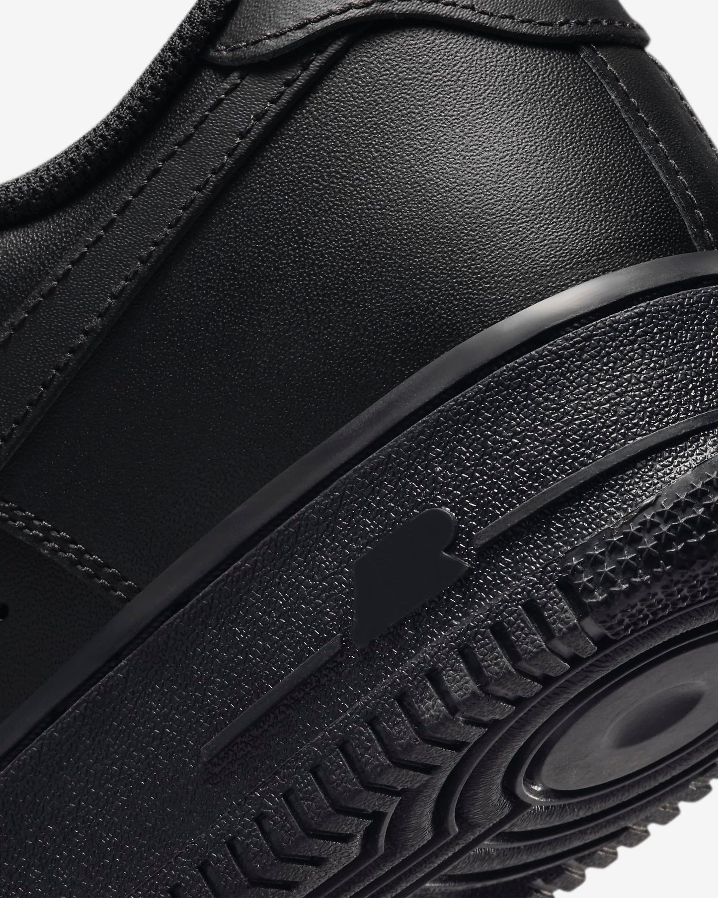 Streetwear Sneaker One – Black Classic