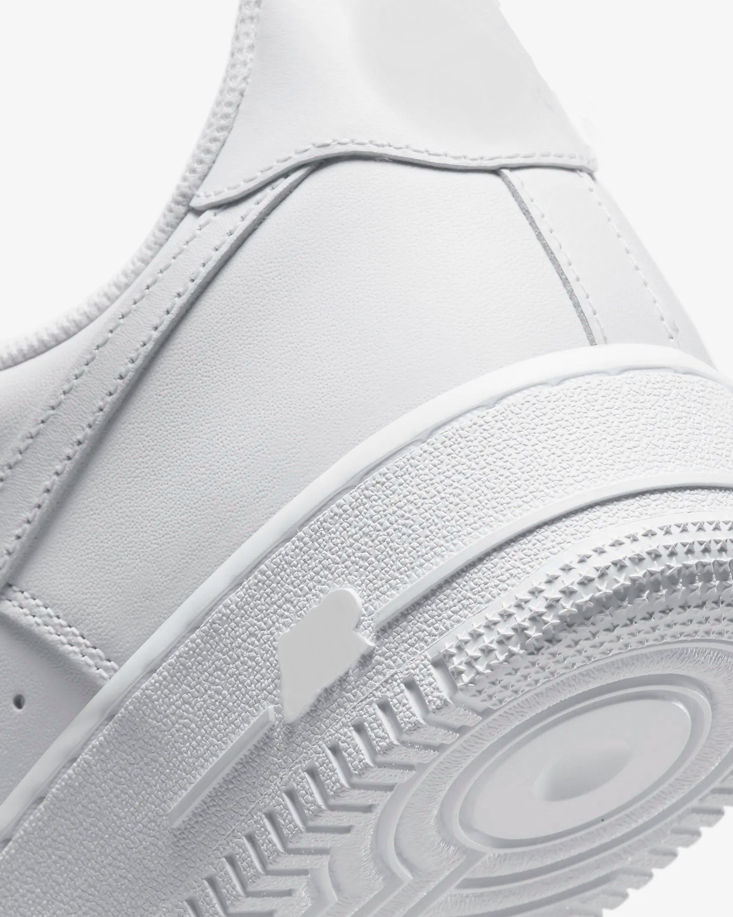 Streetwear Sneaker One – White Classic